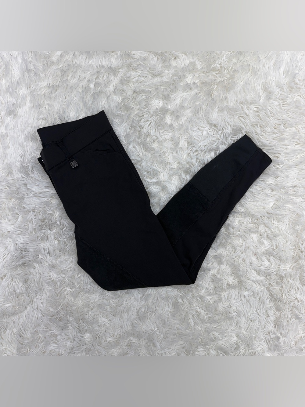 Women’s Size 28R Black Romfh Full Seat Horseback Riding Breeches. Good Condition